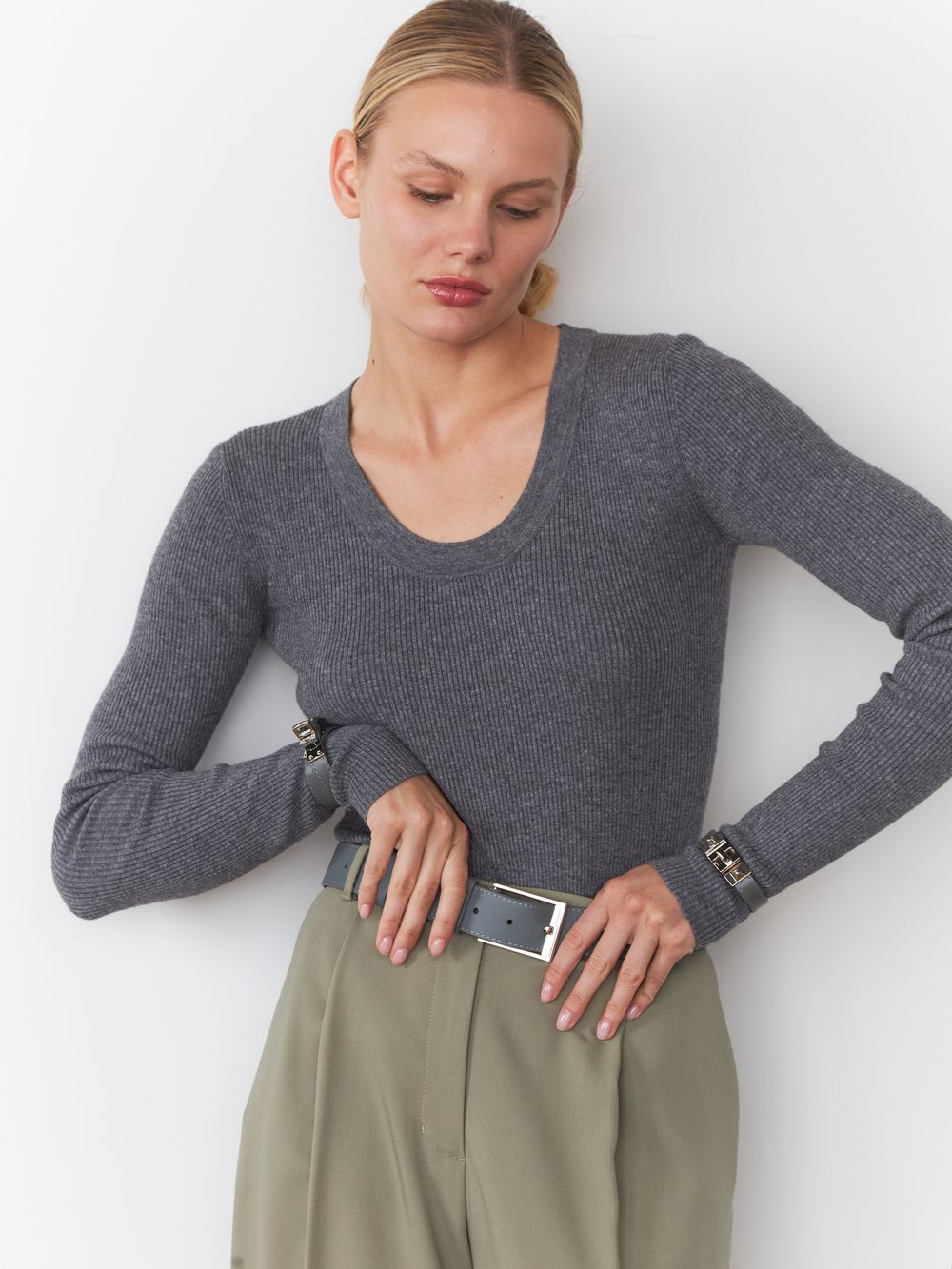 MISTRESS БРАСЛЕТ 12 GREY