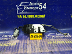 Замок двери передней левой TOYOTA MARINO 1992