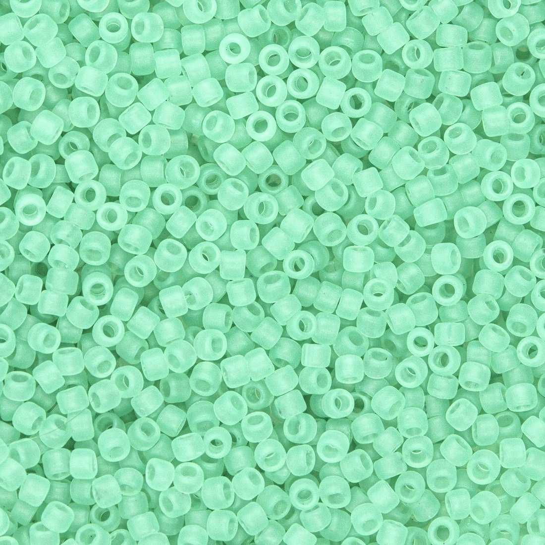 Японский бисер TOHO Round 15/0 (№144F), жемчужный матовый