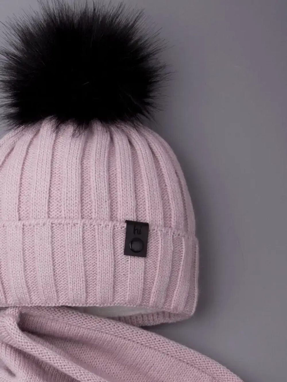 Шапка детская зимняя вязаная с помпоном и снуд