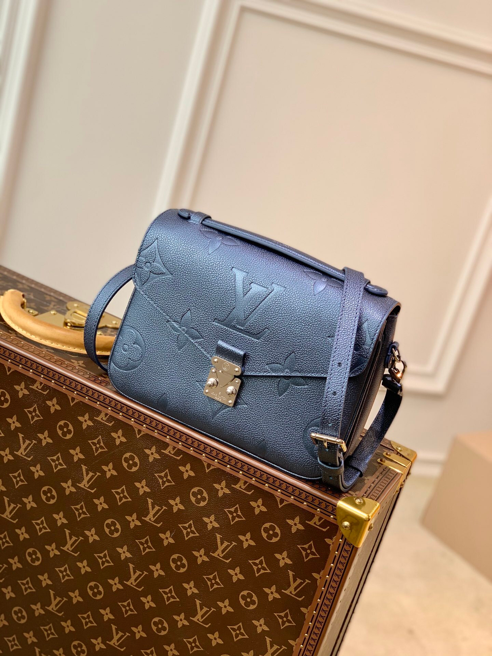 Louis Vuitton Pochette Metis