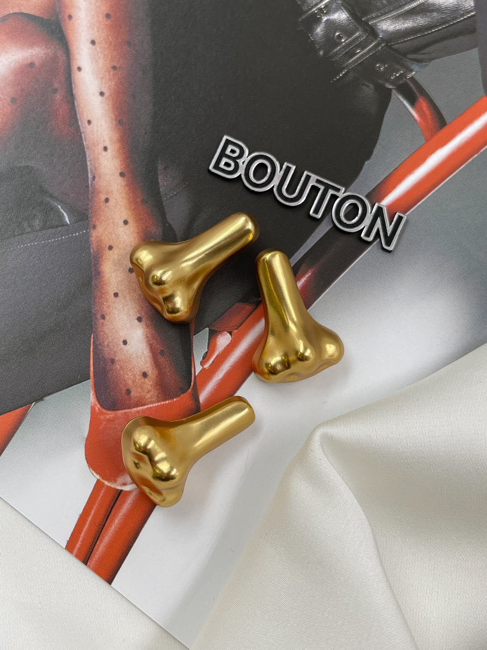 Пуговицы Скиап. в форме носа золотистые