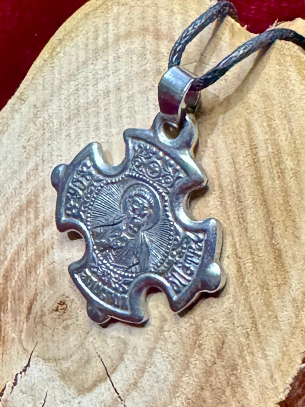 Святой Петр Нательная икона в форме креста с серебрением