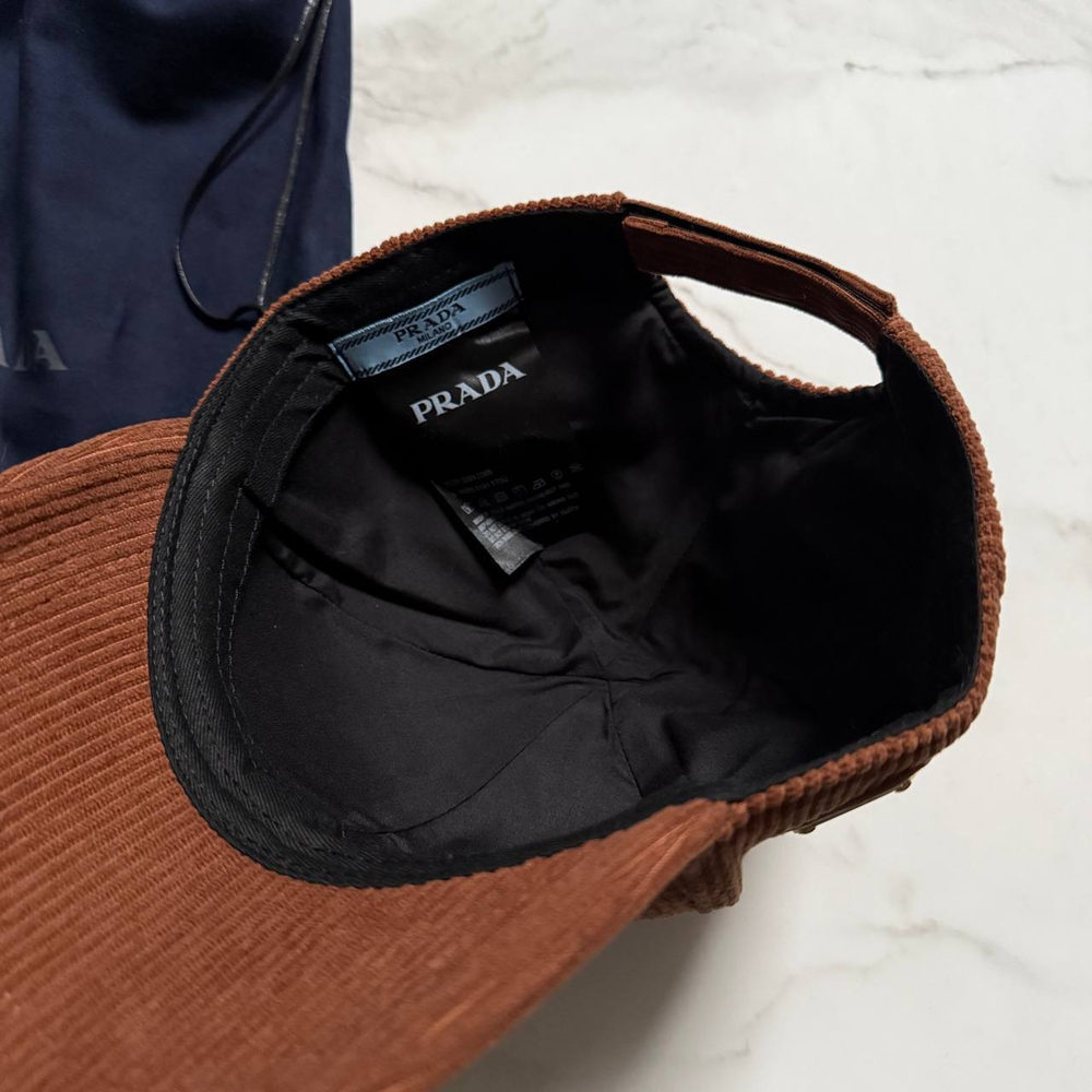 Кепка Prada