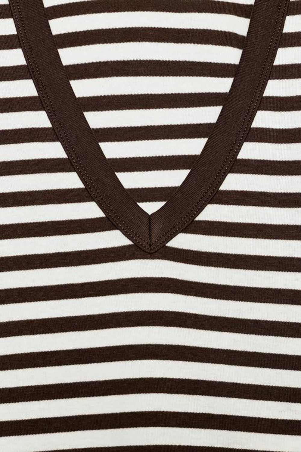 ZARA ХЛОПКОВАЯ ФУТБОЛКА С V-ОБРАЗНЫМ ВЫРЕЗОМ, ПОЛОСКИ