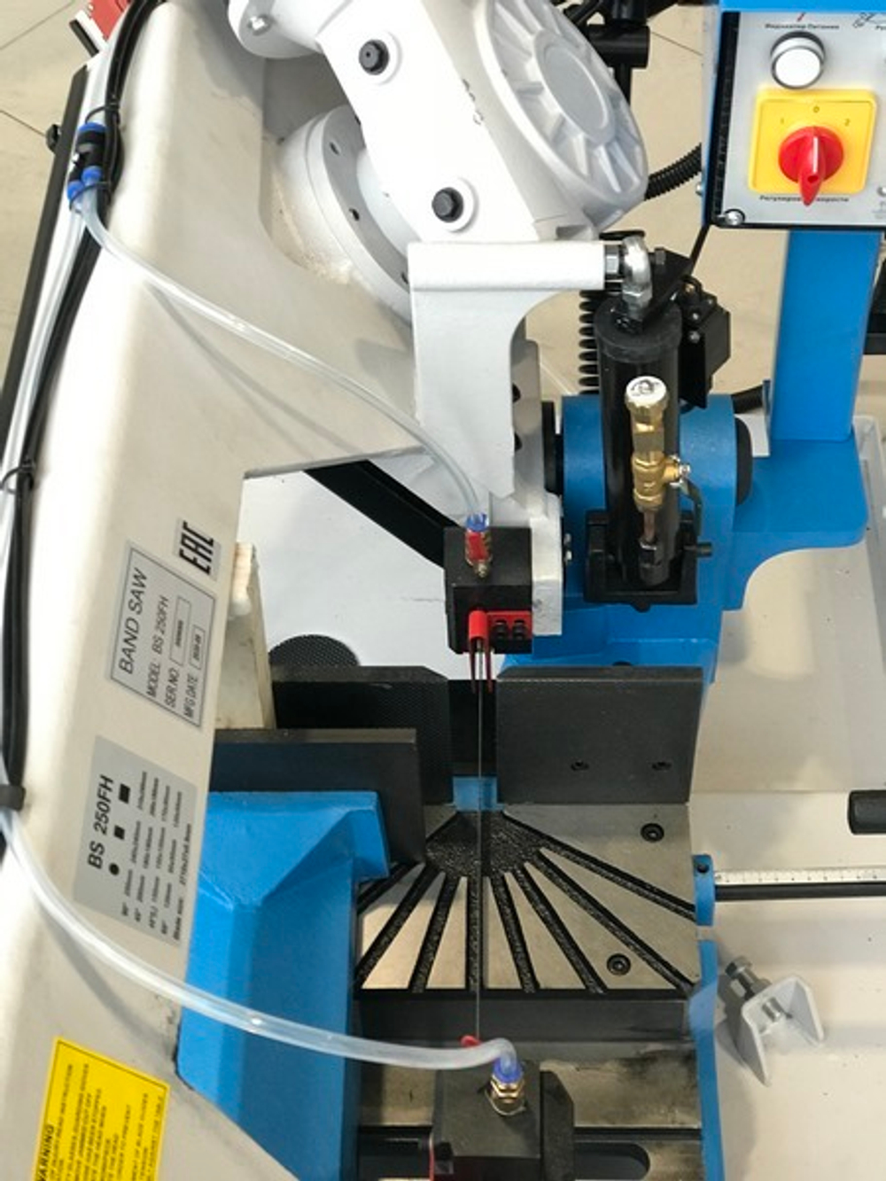 MetalTec BS 250 FH ручной ленточнопильный станок для резки металла