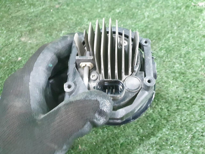 ПТФ правая Toyota Land Cruiser Prado 150 (2017-н.в.) LED