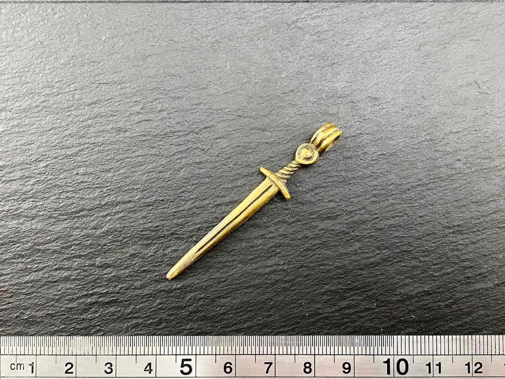 Подвеска. Меч Довмонта