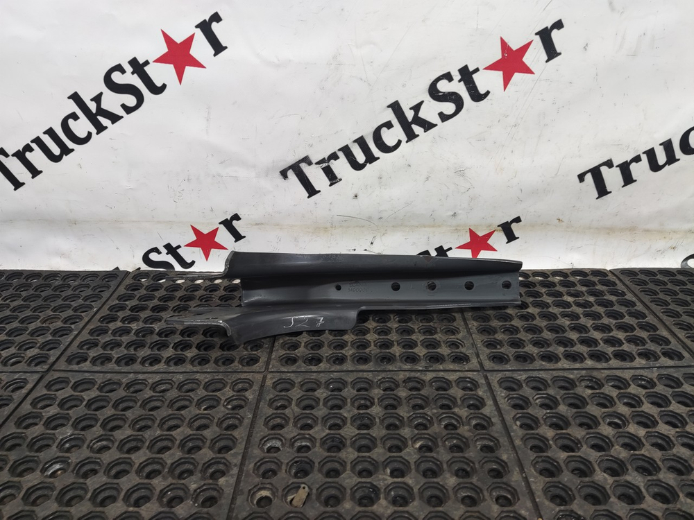 Кронштейн кабины левый