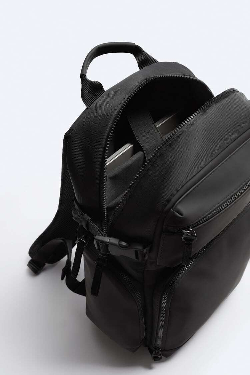 ZARA ПРОРЕЗИНЕННЫЙ РЮКЗАК С КАРМАНАМИ, ЧЕРНЫЙ