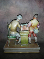 Статуэтка. Фарфор. У ростовщика. Capodimonte. Италия