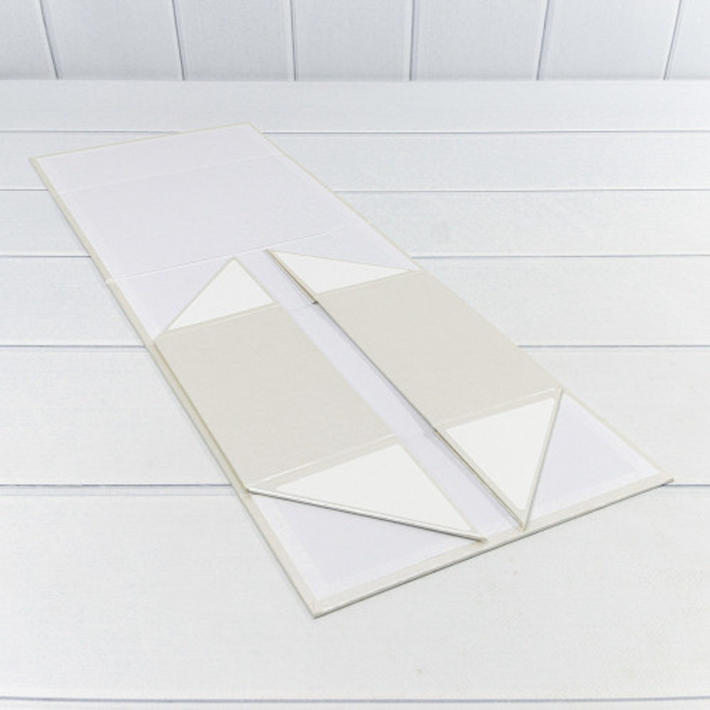 Коробка сборная 23.2х18.2х10.3 см на магнитах (Серебряный)