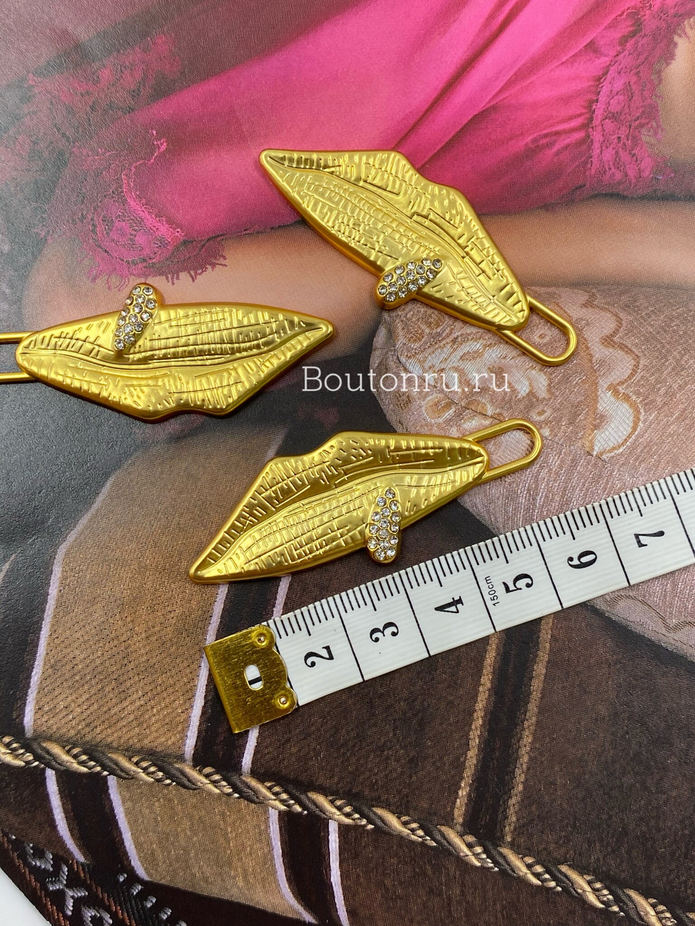 Пуллер для молнии / подвеска "Губы" золотистый Скиап.