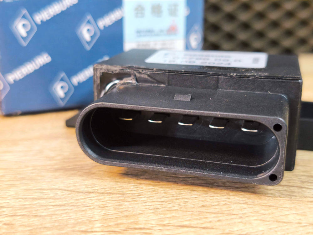 Блок управления бензонасоса в баке Pierburg  Audi A4 B8 Q5 8RB