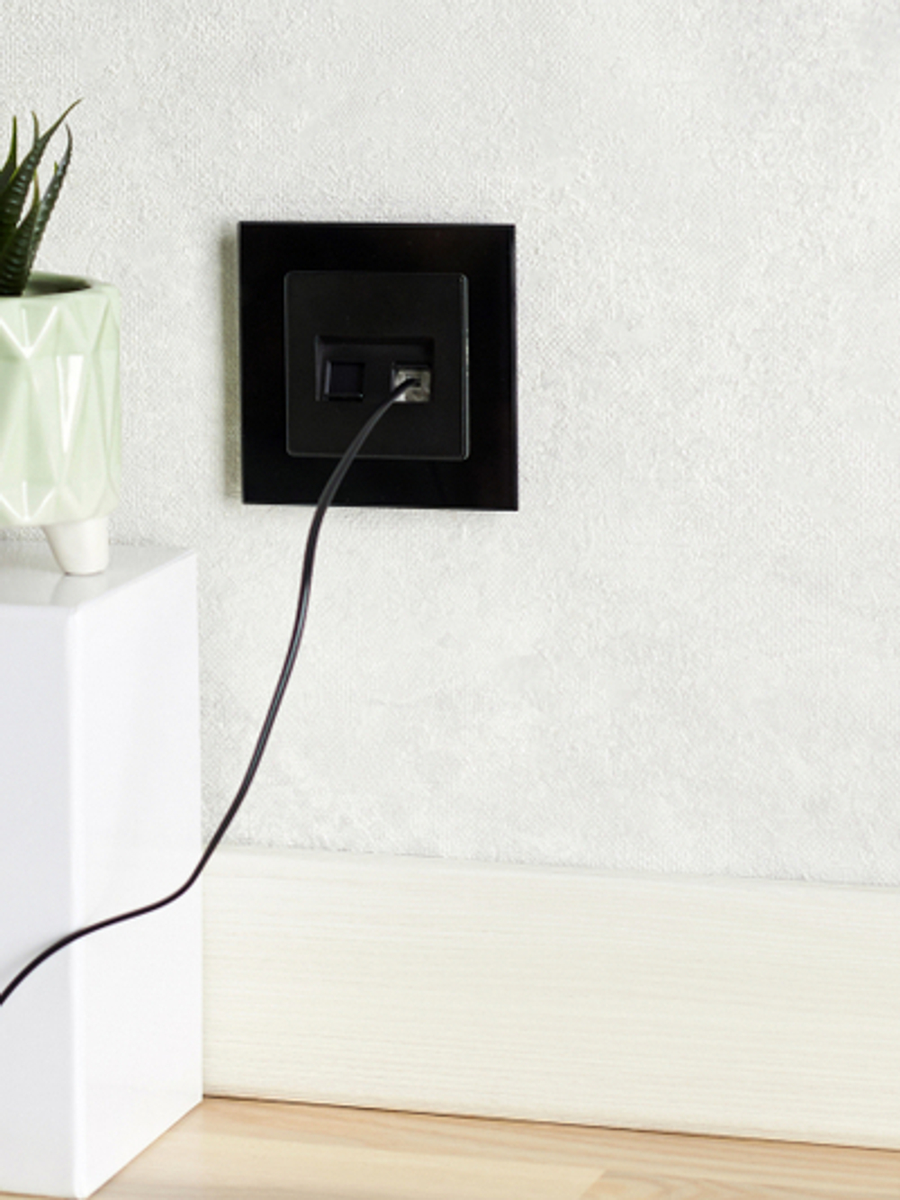 BRITE Розетка двойная RJ11+RJ45 кат.5E РК/Т12-БрЧ черный IEK
