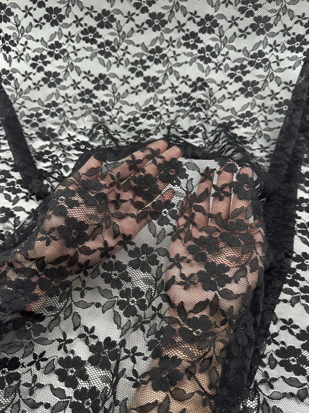 Гипюр эластичный черный ширина 150 см плотный