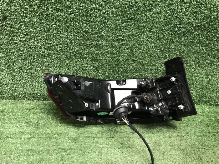 Фонарь правый внешний Geely Tugella (2019-2024)