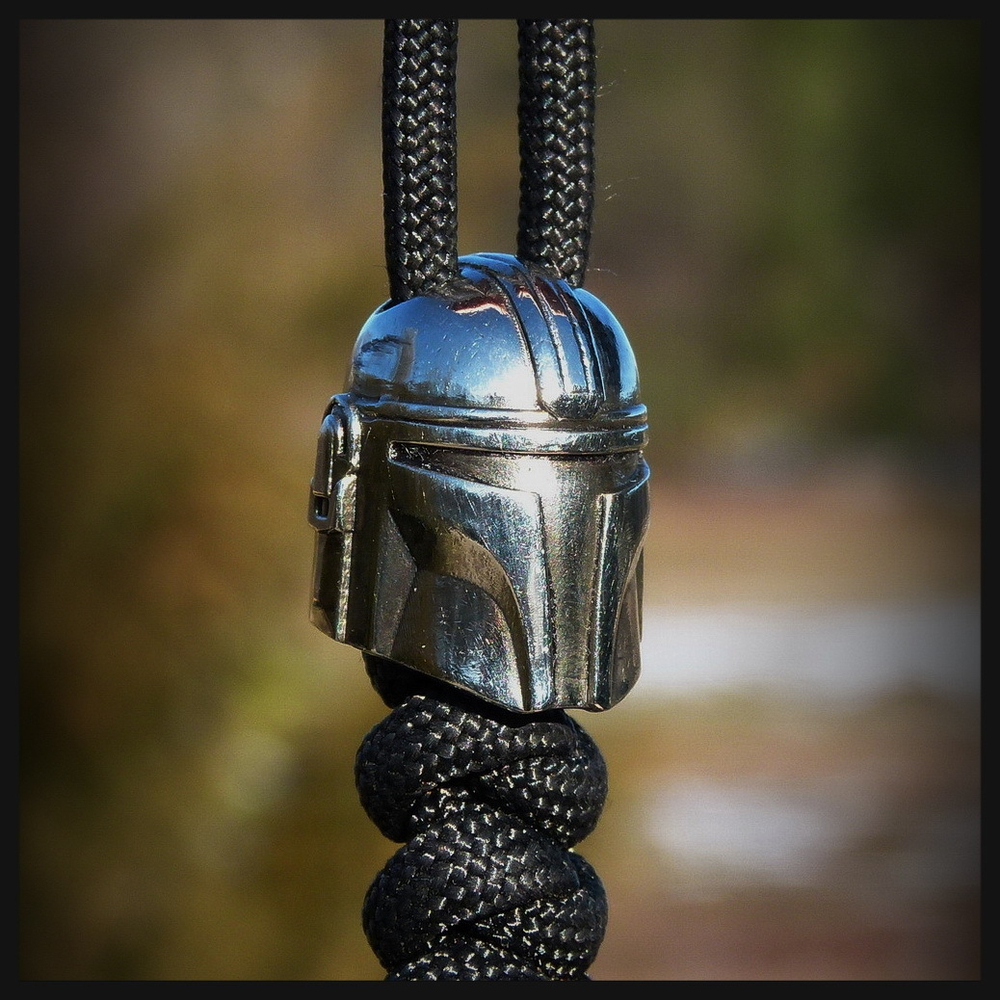 Бусина "Шлем Мандалорец" для темляков , брелков , ножей ,мельхиор