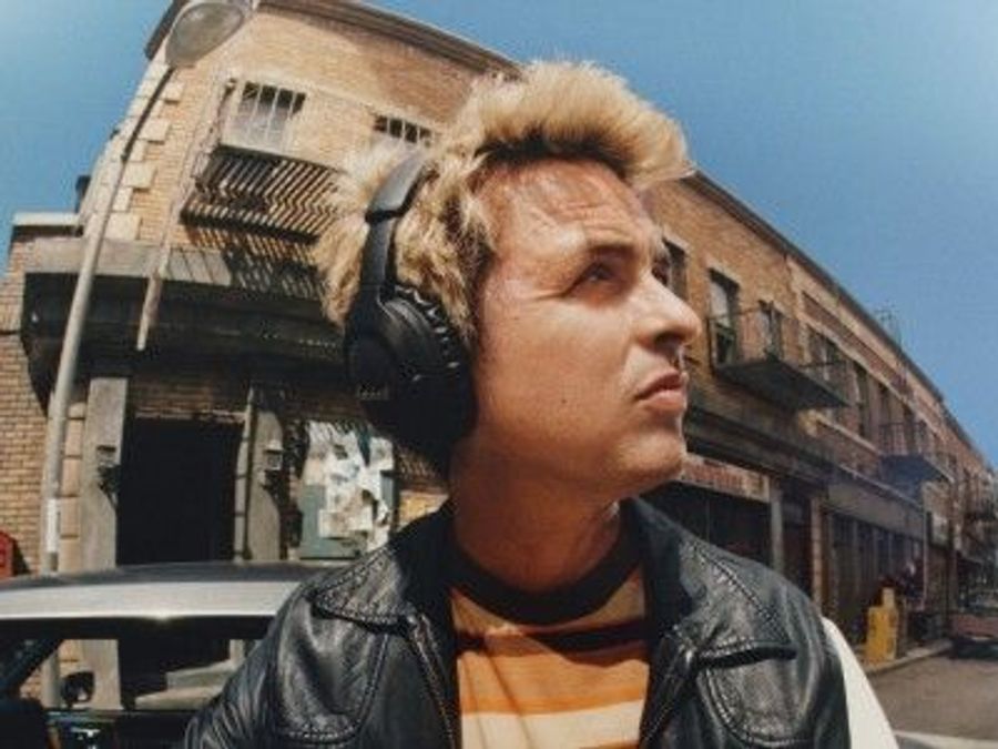 Marshall представила наушники с автономностью в 100 часов