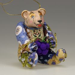 Ёлочная игрушка Медвежонок с малинкой