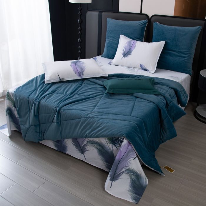 Комплект постельного белья на резинке с одеялом Велюрия Люкс «Ночной полет»