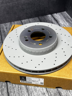 Тормозной диск передний Mercedes-Benz A0004212712