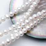 Жемчуг, размер около 7-7,8 мм, цена за отрезок 19 см (1/2 нити)