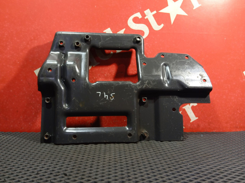 Кронштейн усилителя бампера левый