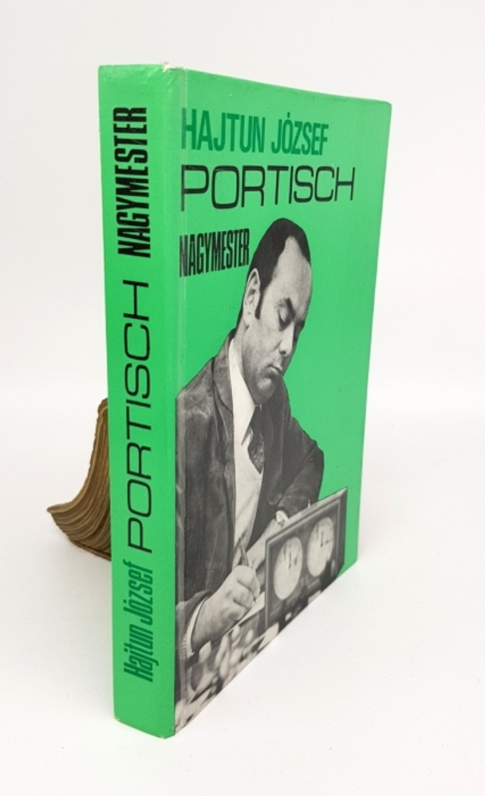 "Portisch nagymester (Великий магистр Портиш)". Jozsef Haltun. 1978.