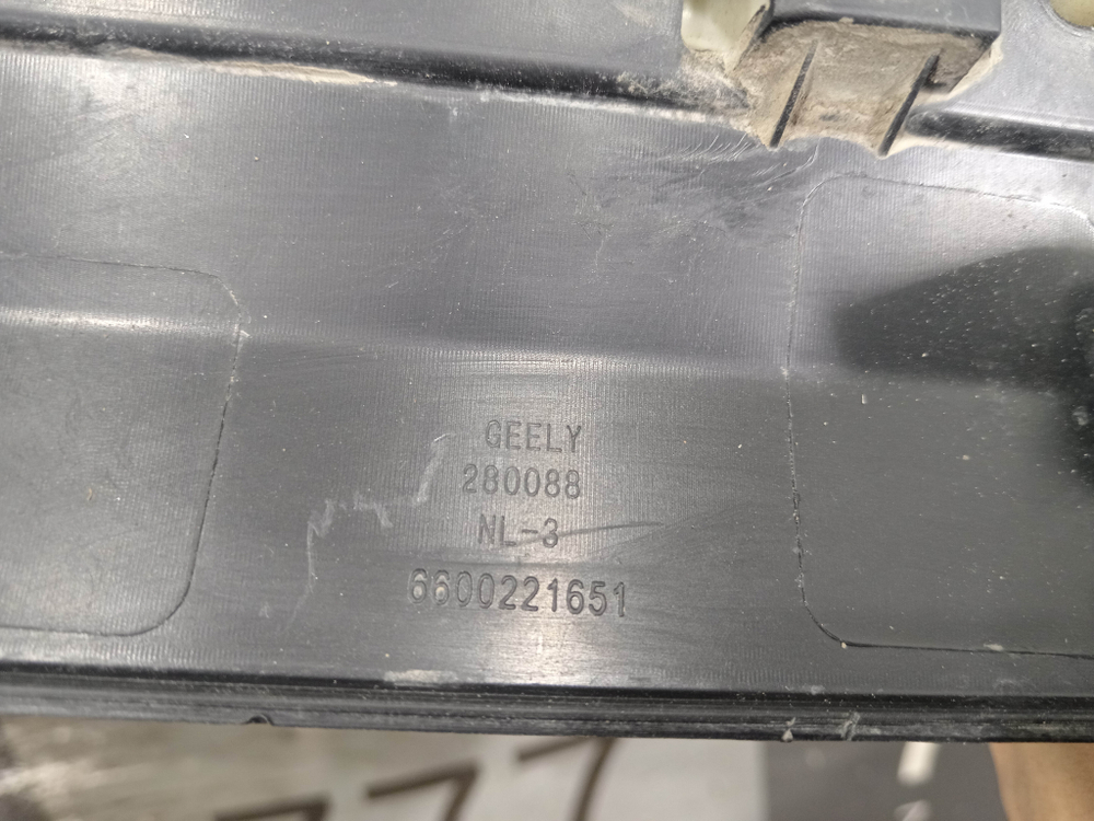 Накладка двери передней правой Geely Atlas 1 (NL-3) 16-22 Б/У Оригинал 6073570500661