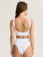 Бесшовный топ на широких бретелях