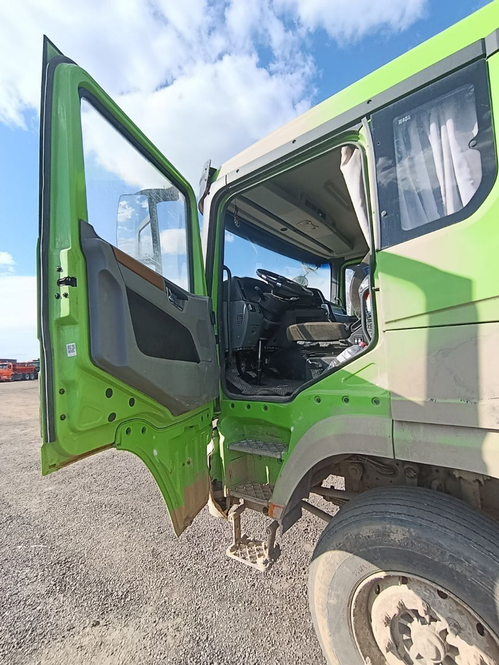 Shacman (Shaanxi) SX* 8x4 Самосвал SX33186T366 (Дизельный, 12,5 л, 550 л.с., МТ)
