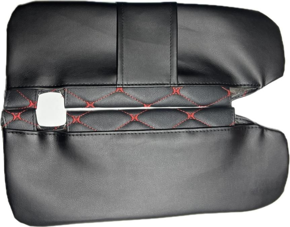 Чехлы на козырьки ЛАДА Ларгус, РЕНО Логан, Дастер, Сандеро (красная нить Бабочка)