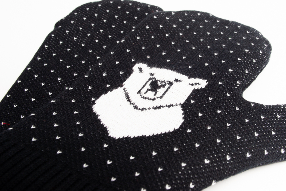 Вязаные варежки "Белый мишка"