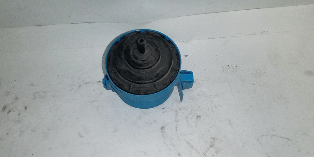 5 Датчик уровня воды (прессостат) для стиральной машины Electrolux AEG Zanussi 132414302 б/у