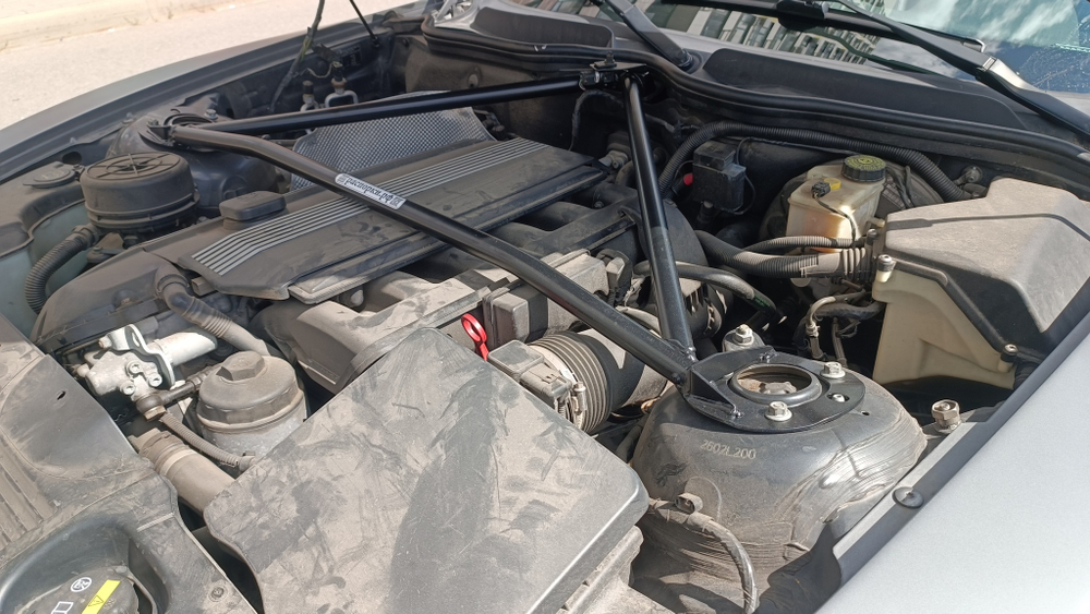 Распорка передних стоек треугольная (цельная) BMW Z4 E85, E86 ДО рестайлинг с M54 (ПОД ЗАКАЗ)