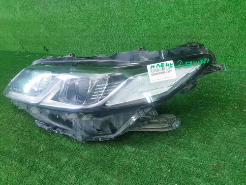 Битая Фара левая Toyota Camry xv70 (2017-н.в.) LED
