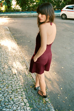 ZARA БЕРМУДЫ ИЗ СМЕСОВОГО ЛЬНА С ЗАЩИПАМИ, БУРГУНДИ