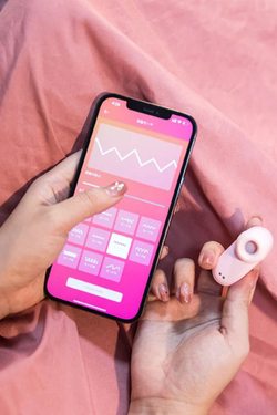 BeYourLover Alggie Earphone - Вакуумный стимулятор с управлением через приложение