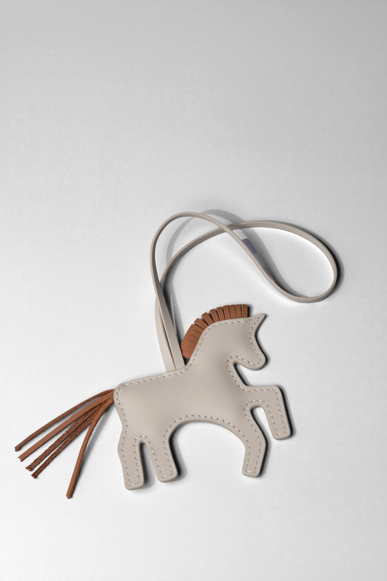 БРЕЛОК ЛОШАДКА MILK|NUDE