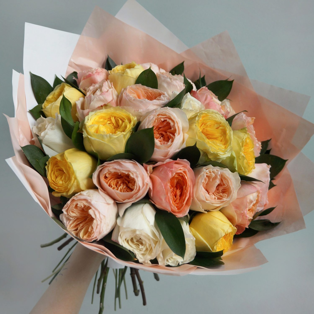 54. Солнечный микс букет роз