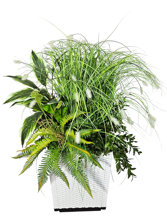 Интерьерная композиция из растений и трав в кашпо