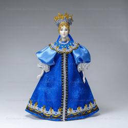 Сувенирная кукла в венце