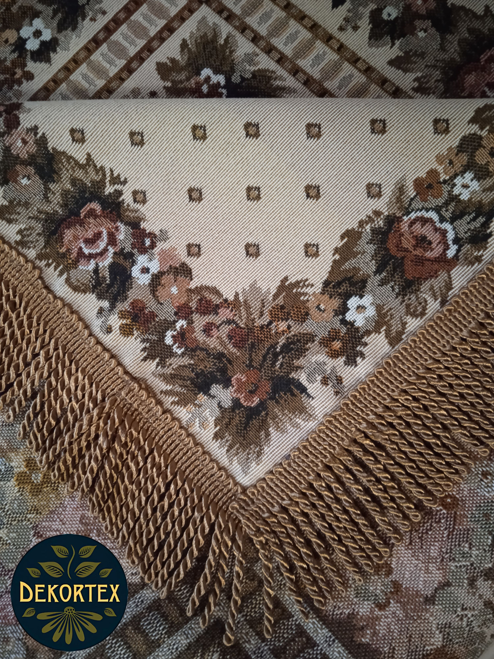 Гобеленовый набор Веночек (скатерть 163х163см + салфетка 32х32см 6шт)