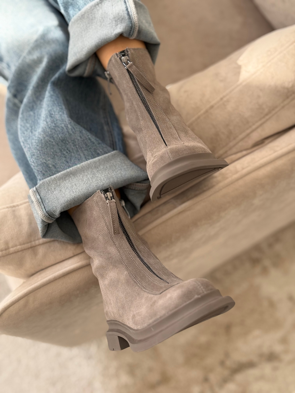 Ботинки из натуральной замши