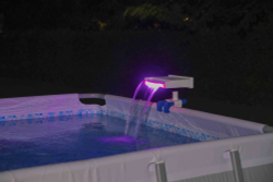 Водопад для бассейна с цветной LED-подсветкой, для ф/насосов от 2006 до 11355 л/ч (Bestway 58619 BW)