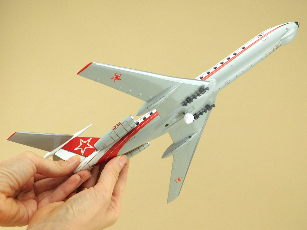 Модель самолета Ту-134Ш (М1:100, ВВС России, RF-66031, 36)