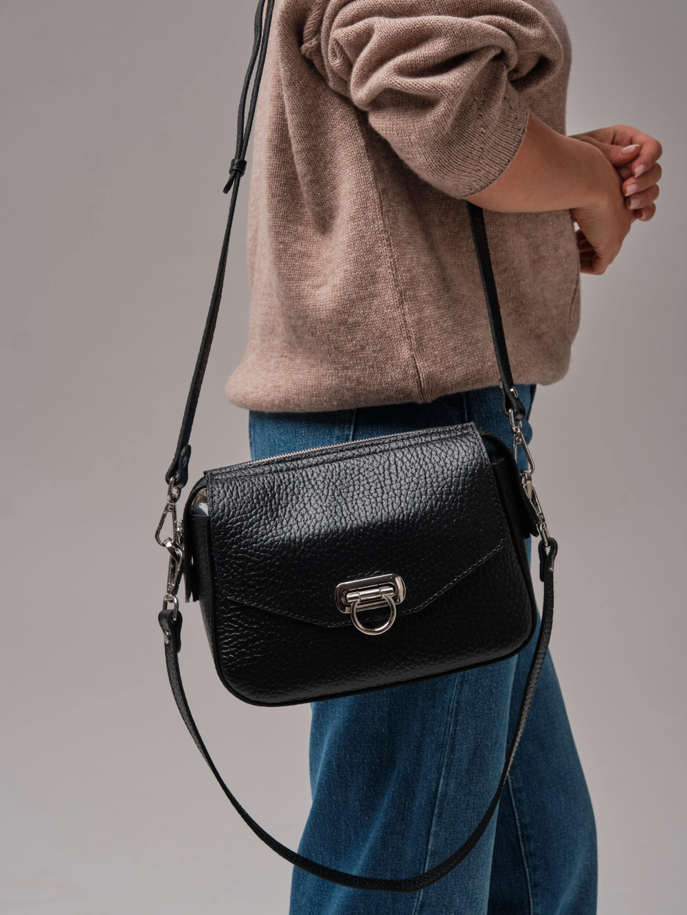 Женская сумка кросс-боди Azaro черный соло