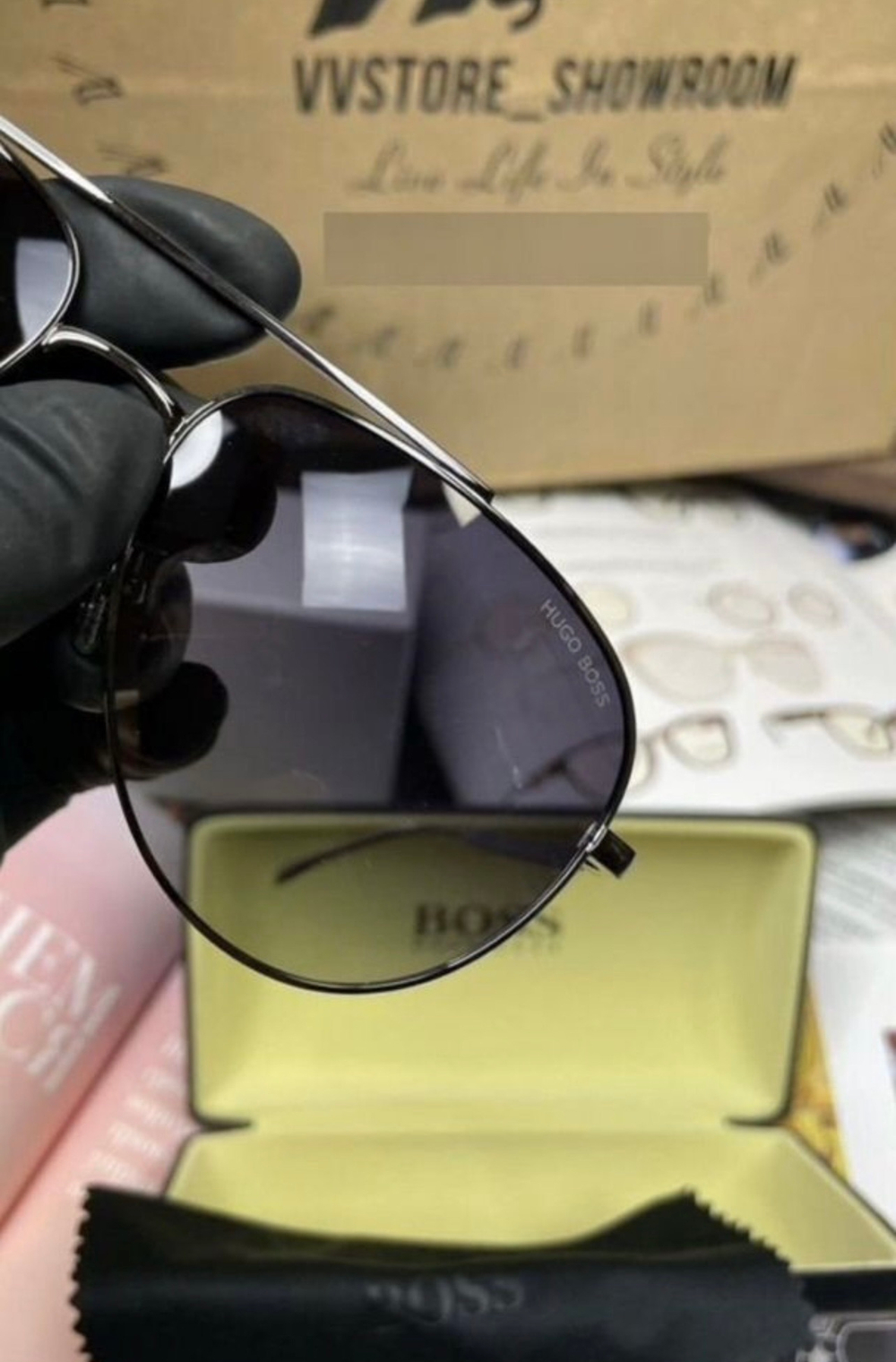 Солнцезащитные очки Hugo Boss Aviator