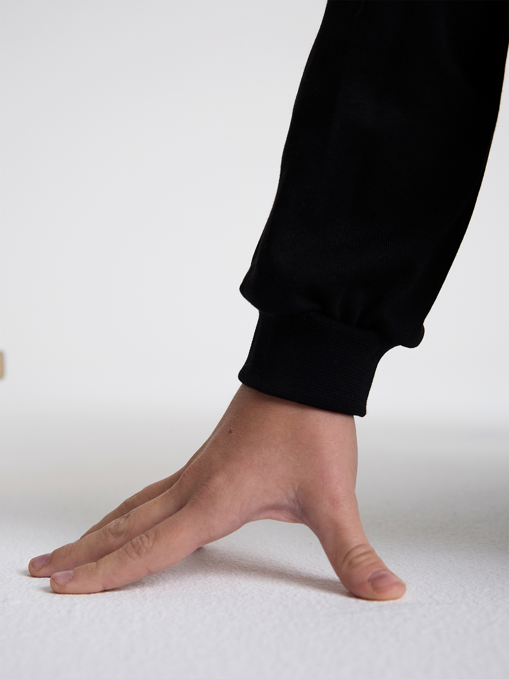 Лонгслив оверсайз Mjölk Black, из плотного хлопка